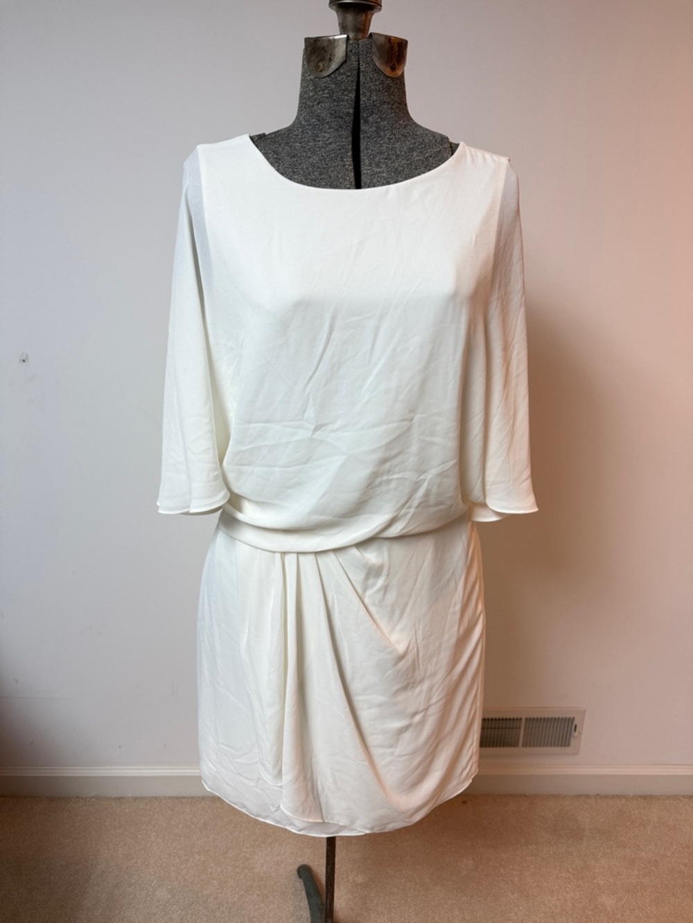 Elegant White Blouson Dress